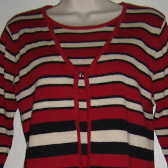Beautiful striped twinset-like connected sweater - Picture 2 of 2